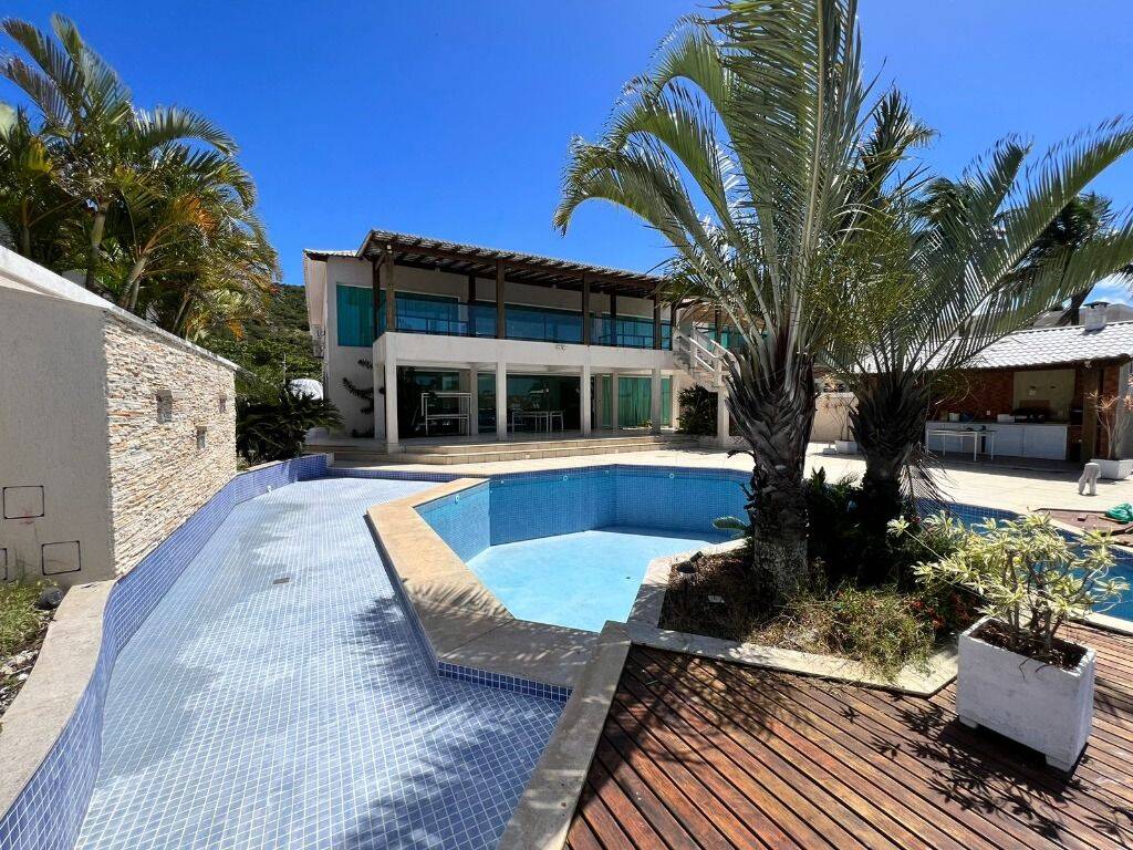 CASA DE LUXO À VENDA COM PROJETO MODERNO, GAMBOA - CABO FRIO