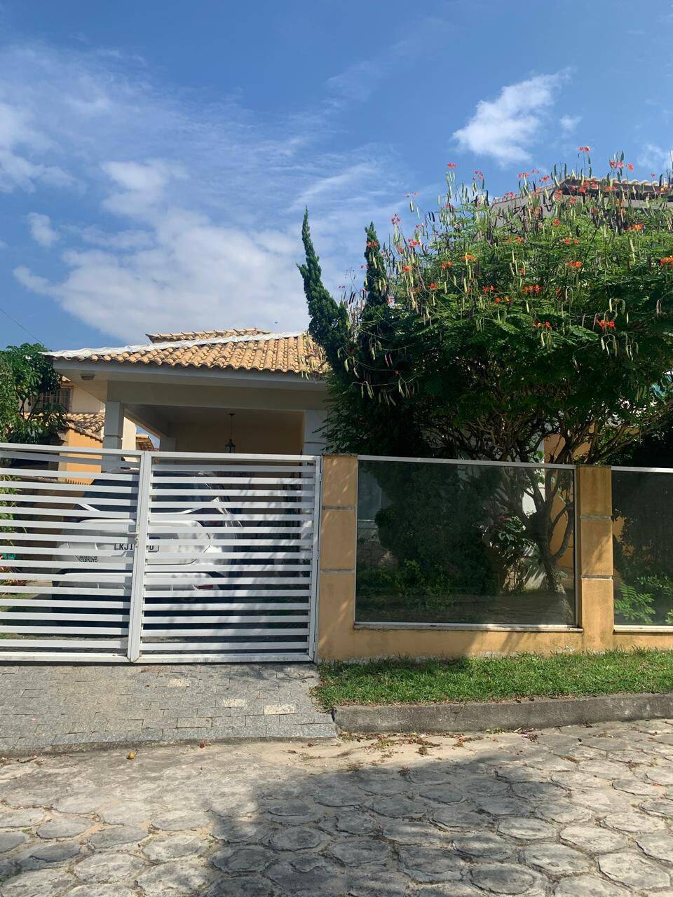 ENCANTADORA CASA À VENDA NO CONDOMÍNIO DOS PÁSSAROS,  CABO FRIO/RJ