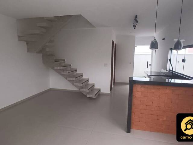 Casa Independente para Venda em Cabo Frio - 2