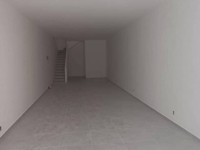 #374 - Loja para Locação em Cabo Frio - RJ - 2